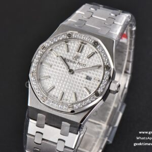 Royal Oak Ladies 33mm 8F Diamond White Dial SS Bracelet Swiss Quartz