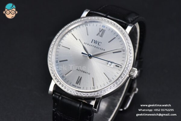 Portofino V7F 40MM Diamond Silver Dial Black Leather Strap A2892