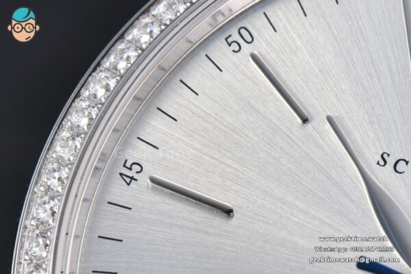 Portofino V7F 40MM Diamond Silver Dial Black Leather Strap A2892 - Image 4