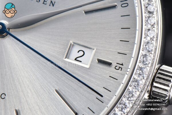 Portofino V7F 40MM Diamond Silver Dial Black Leather Strap A2892 - Image 7