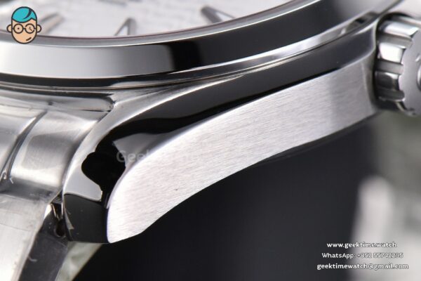 Aqua Terra 150M VSF 41MM White Wave Dial Silver Markers SS Bracelet A8500 - Image 9