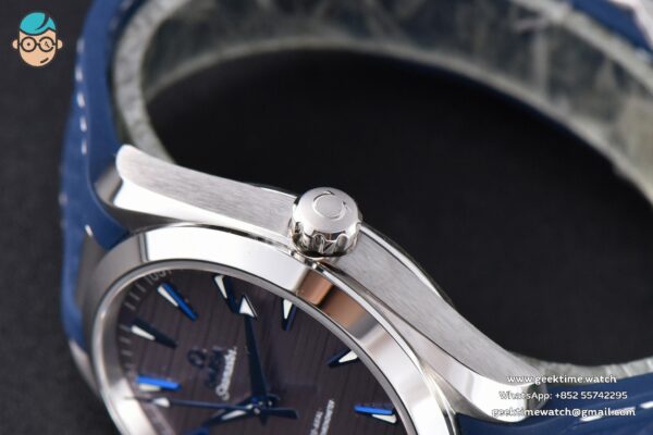 Aqua Terra 150M Seamaster VSF 41MM Gray Dial Blue Hands Blue Rubber Strap A8900 - Image 9