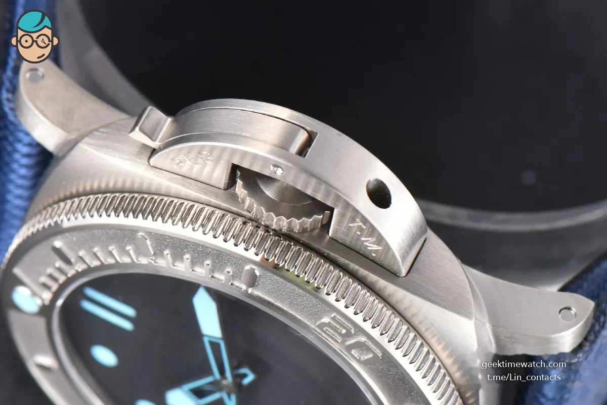 PAM985 Mike Horn Submersible Titanium VSF 47mm Black Dial Nylon Strap P9010