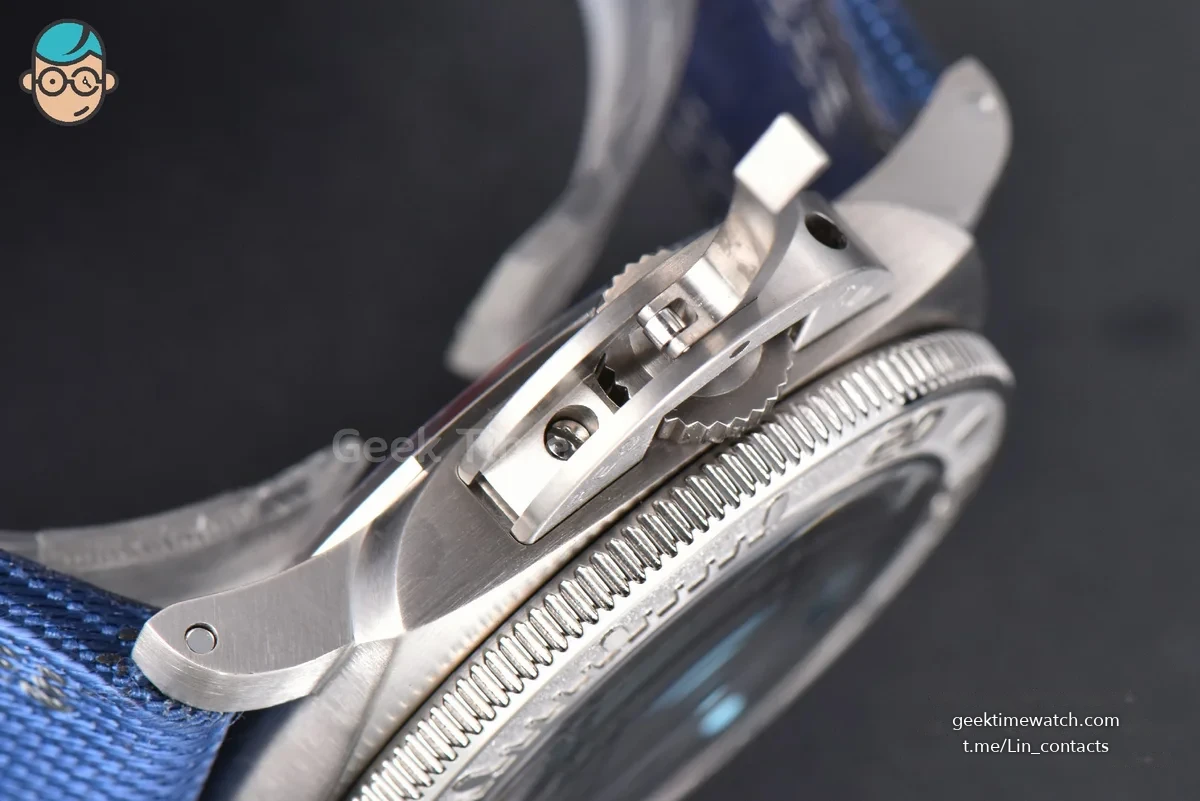 PAM985 Mike Horn Submersible Titanium VSF 47mm Black Dial Nylon Strap P9010
