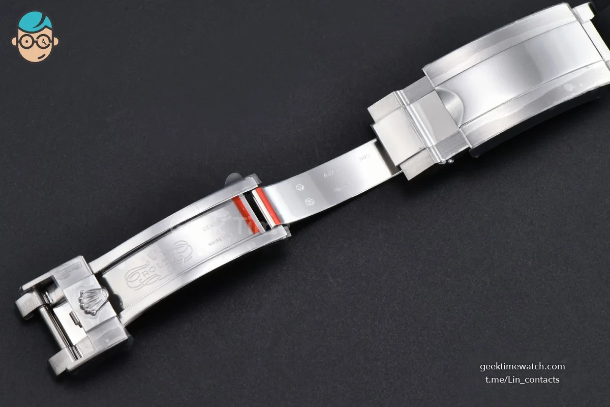 Daytona 126519 40mm SS BPF Black Dial Sliver Subdial Black Oysterflex Strap SH4131