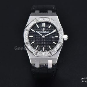 Royal Oak Ladies 33mm 67650ST V7F Black Dial Diamond Bezel Leather Strap Quartz