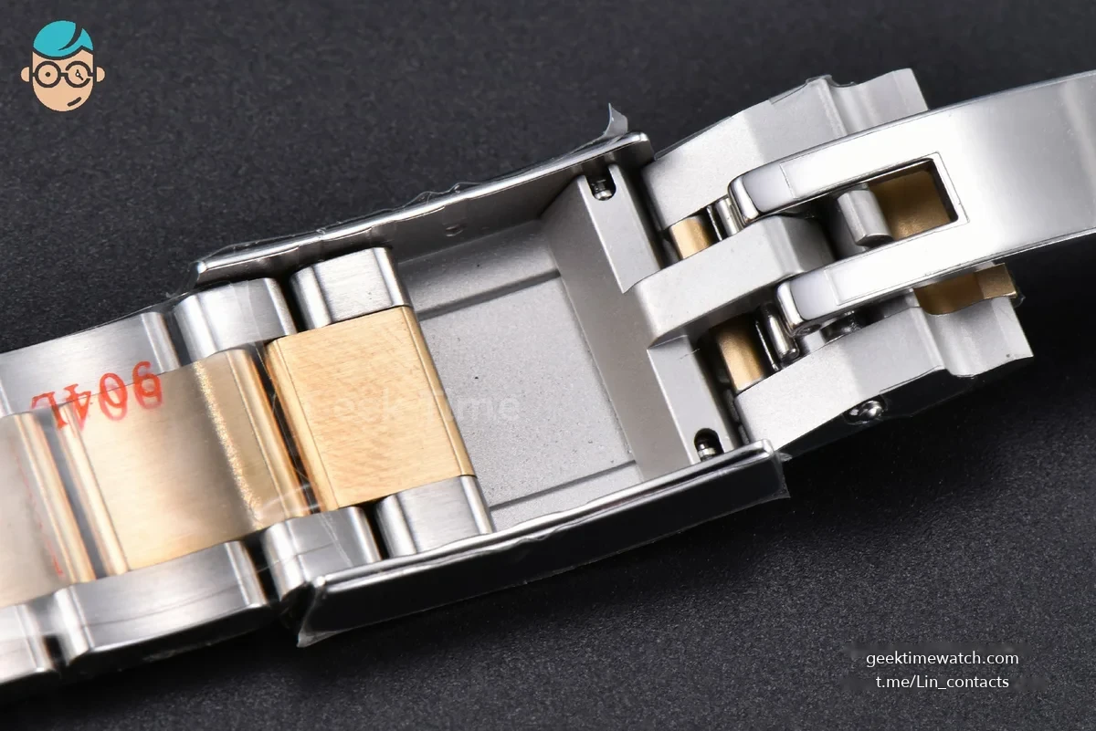 GMT Master II 116713 GRNR 40mm YG/SS Clean Black Bezel Black Dial Osyter Bracelet DD3186