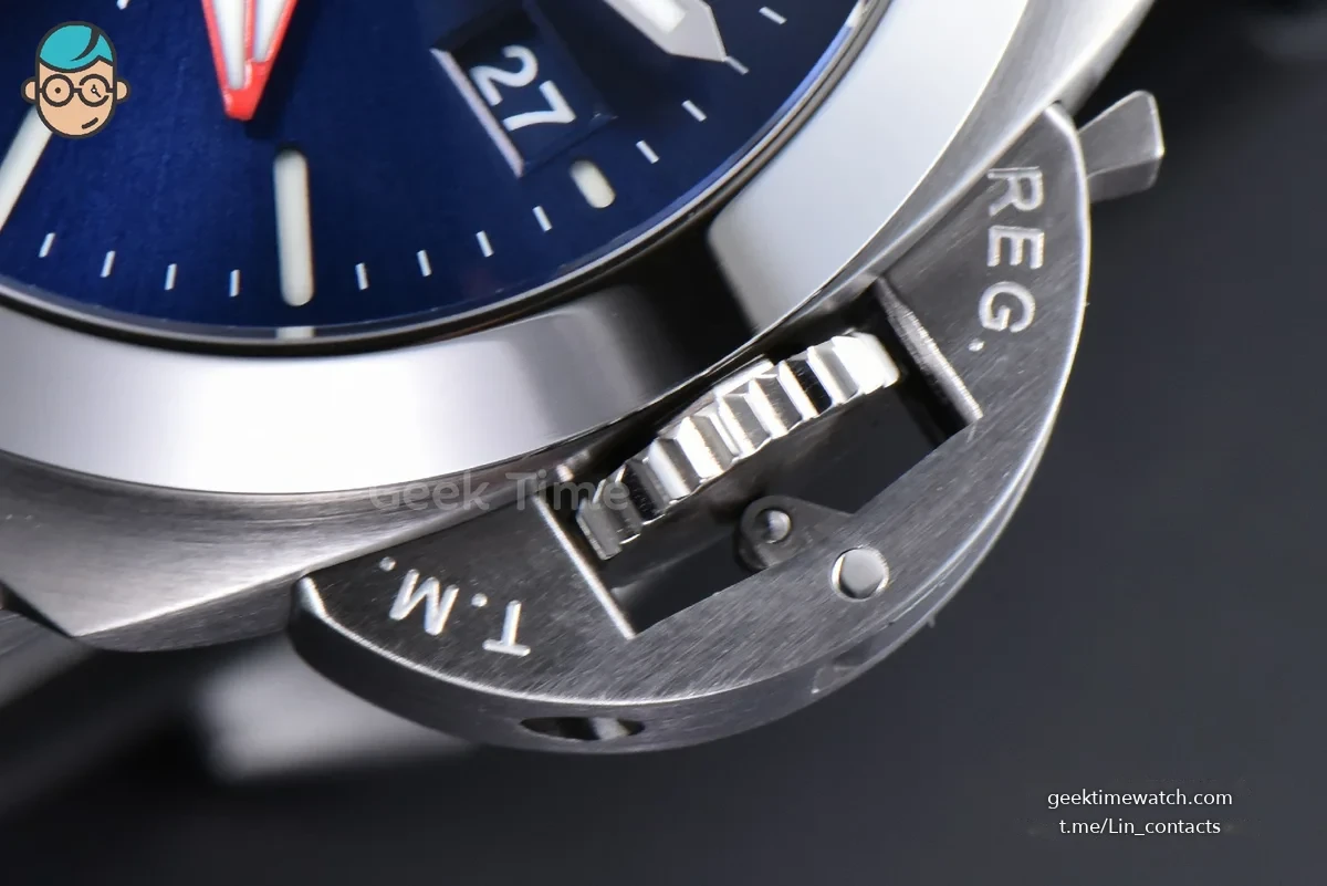 PAM1404 Quaranta BiTempo Luna Rossa 40mm VSF Blue Dial Gummy Strap P900