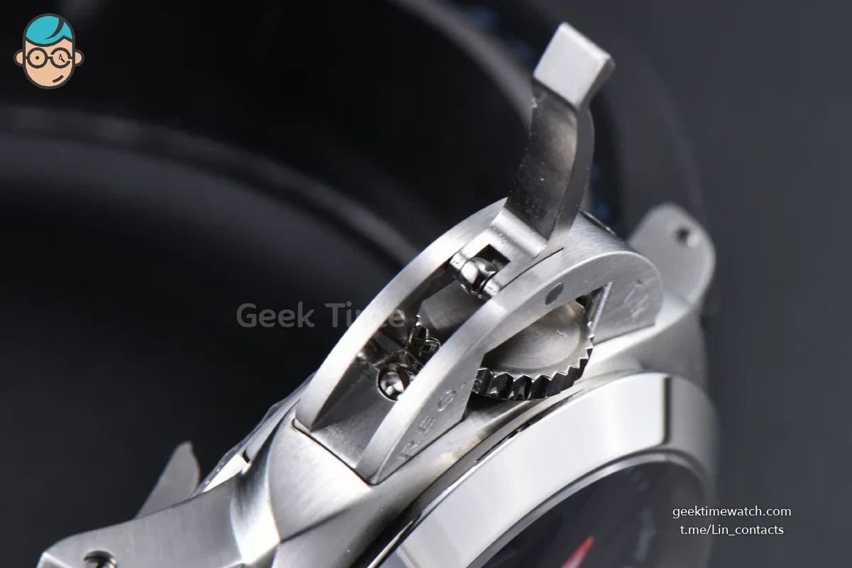 PAM1404 Quaranta BiTempo Luna Rossa 40mm VSF Blue Dial Gummy Strap P900