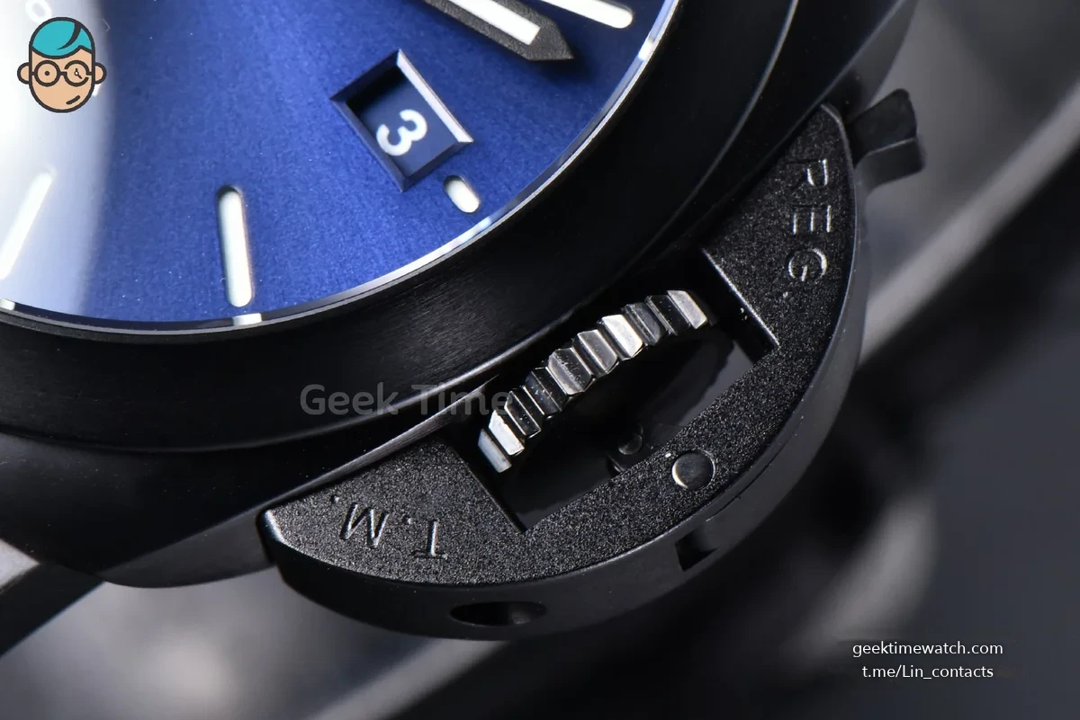 PAM1408 DLC Quaranta BiTempo Luna Rossa 40mm VSF Blue Dial Gummy Strap P900
