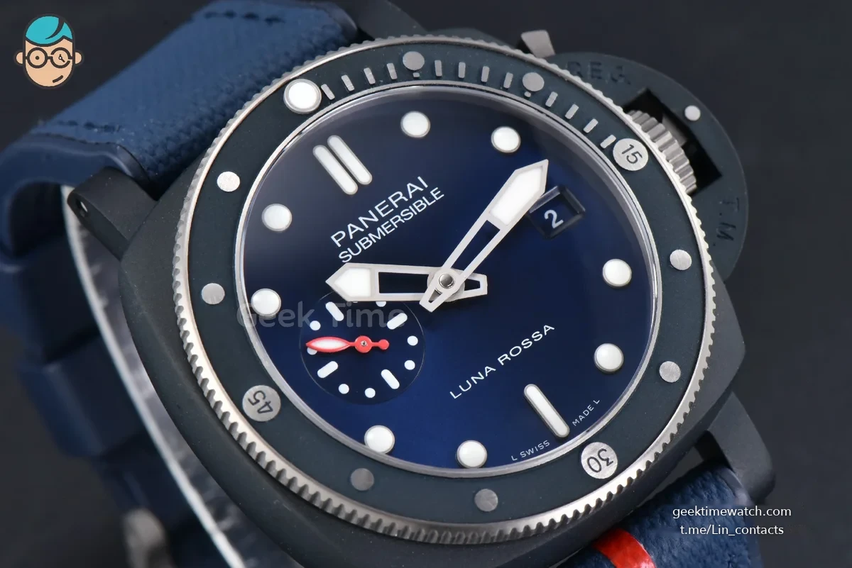 PAM1466 Submersible Luna Rossa 44mm VSF Blue Dial Gummy Strap P900