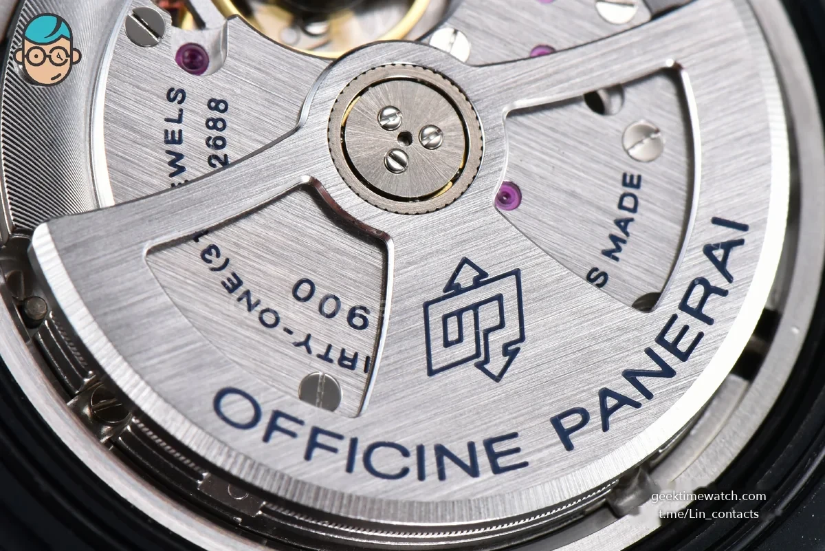 PAM1466 Submersible Luna Rossa 44mm VSF Blue Dial Gummy Strap P900