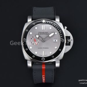 PAM1681 Submersible Luna Rossa 44mm SS VSF Silver Dial Black Gummy Strap P900