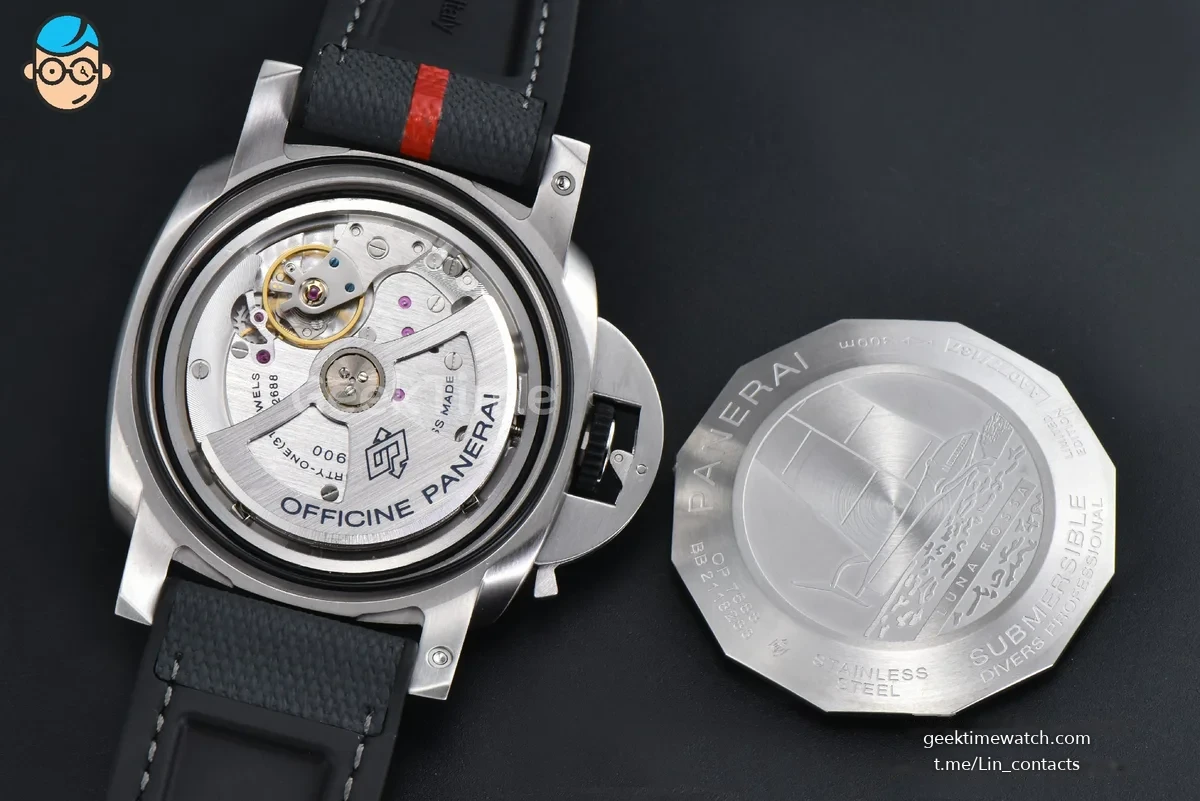 PAM1681 Submersible Luna Rossa 44mm SS VSF Silver Dial Black Gummy Strap P900