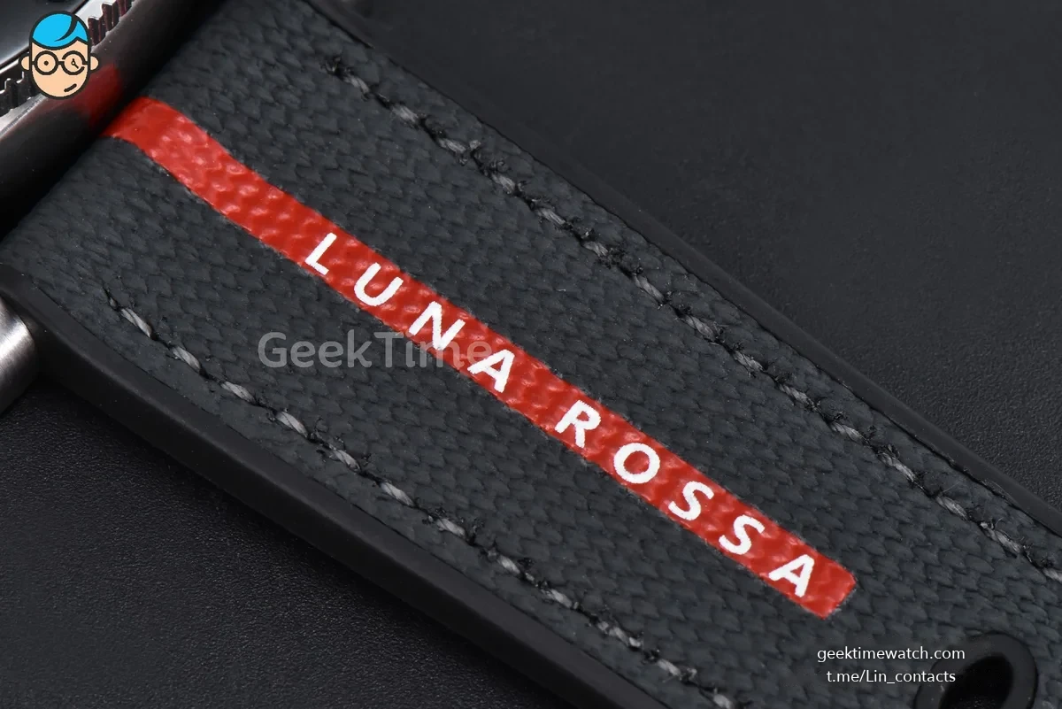 PAM1681 Submersible Luna Rossa 44mm SS VSF Silver Dial Black Gummy Strap P900