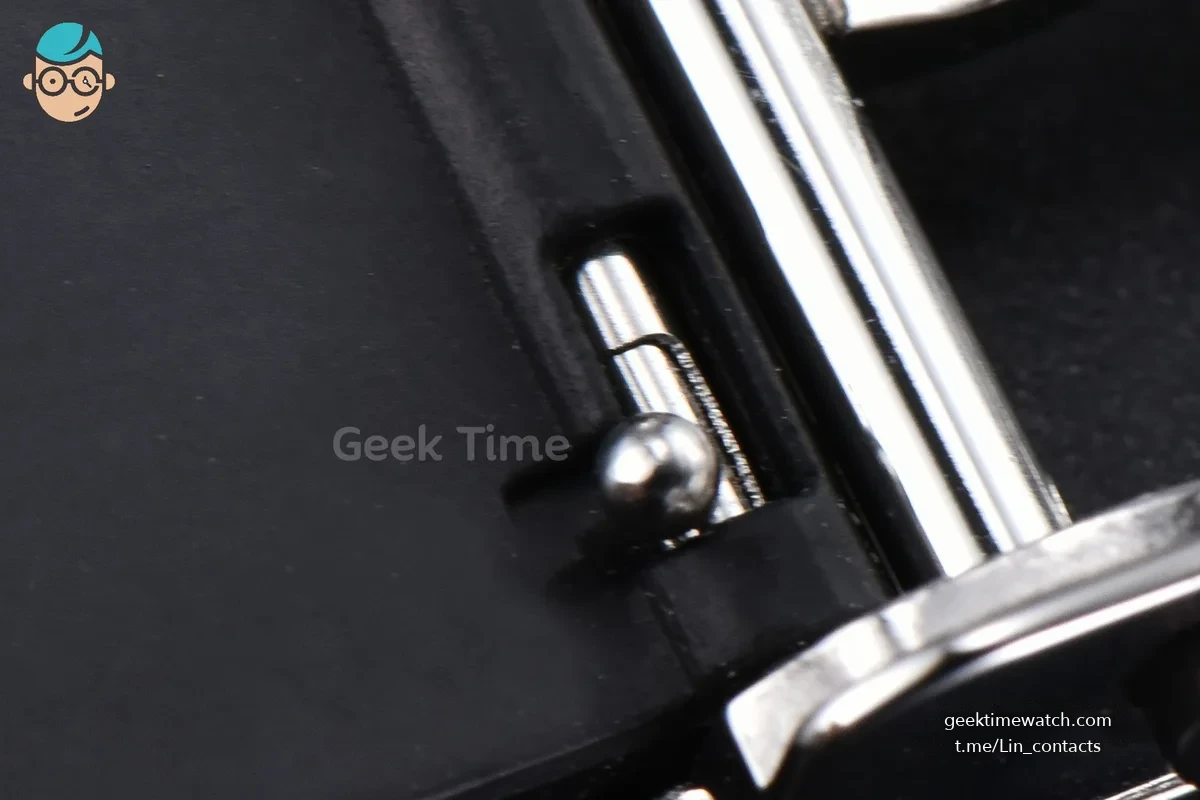 Santos de Cartier XL 40mm AF SS White Dial RG Bezel Black Rubber Strap MIYOTA 9015