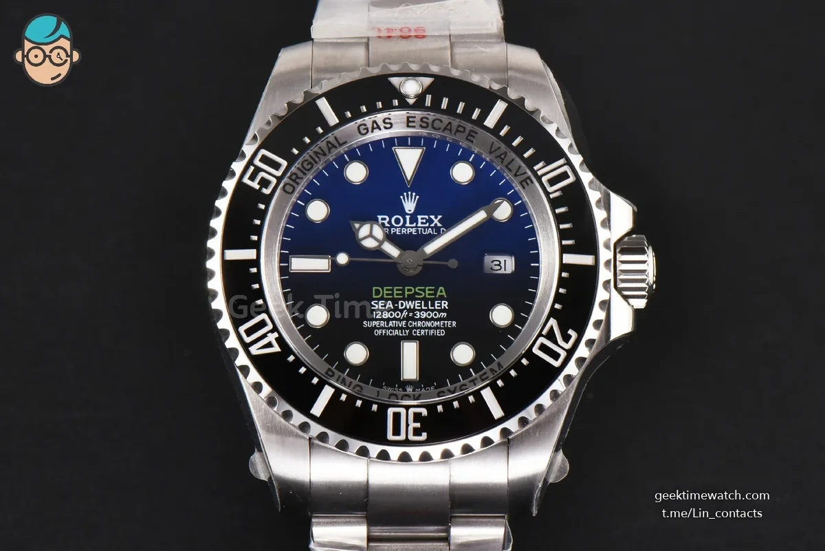 Sea-Dweller 44mm 126660 CSF ‘D-Blue’ Dial SS Bracelet VR3235