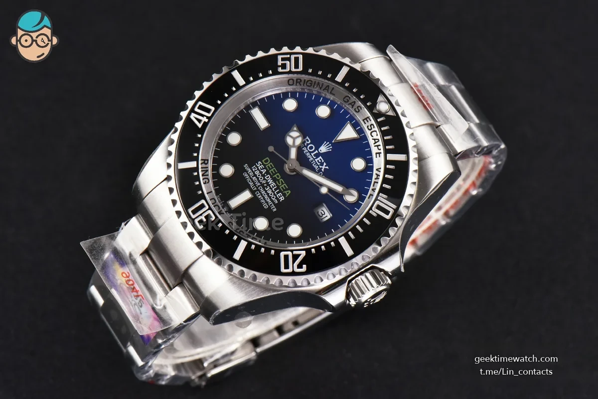 Sea-Dweller 44mm 126660 CSF ‘D-Blue’ Dial SS Bracelet VR3235