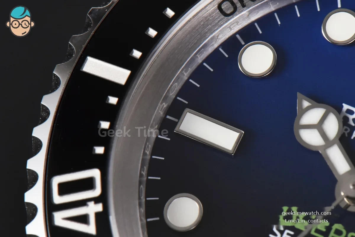 Sea-Dweller 44mm 126660 CSF ‘D-Blue’ Dial SS Bracelet VR3235