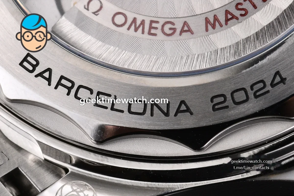 SeaMaster 300M VSF White Dial Blue Bezel Steel bracelet VS8800 clone movment(with free rubber strap )