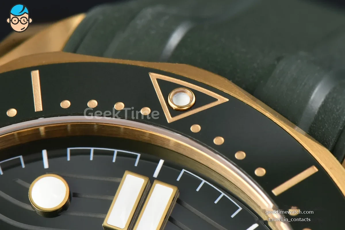 Seamaster Diver 300M 42mm VSF YG Green Bezel Green Dial Green Rubber Strap A8800