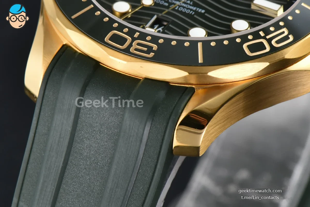 Seamaster Diver 300M 42mm VSF YG Green Bezel Green Dial Green Rubber Strap A8800