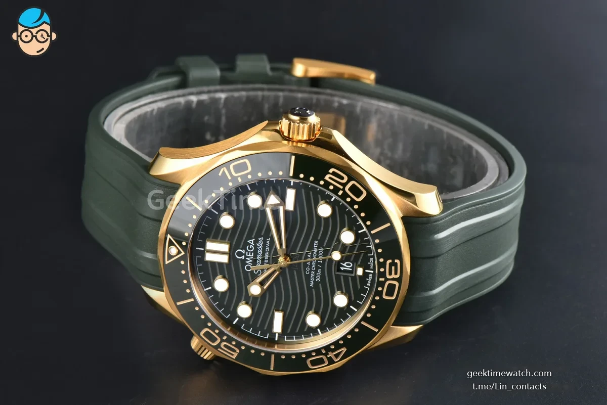 Seamaster Diver 300M 42mm VSF YG Green Bezel Green Dial Green Rubber Strap A8800