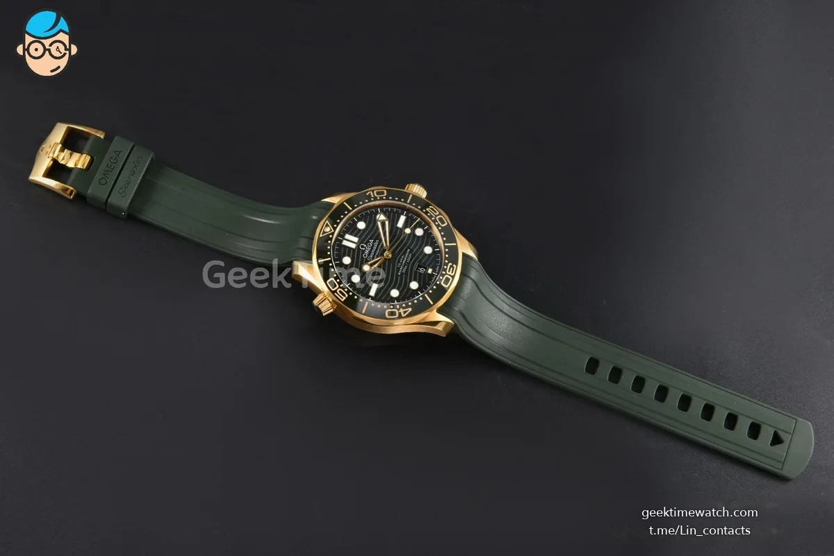 Seamaster Diver 300M 42mm VSF YG Green Bezel Green Dial Green Rubber Strap A8800