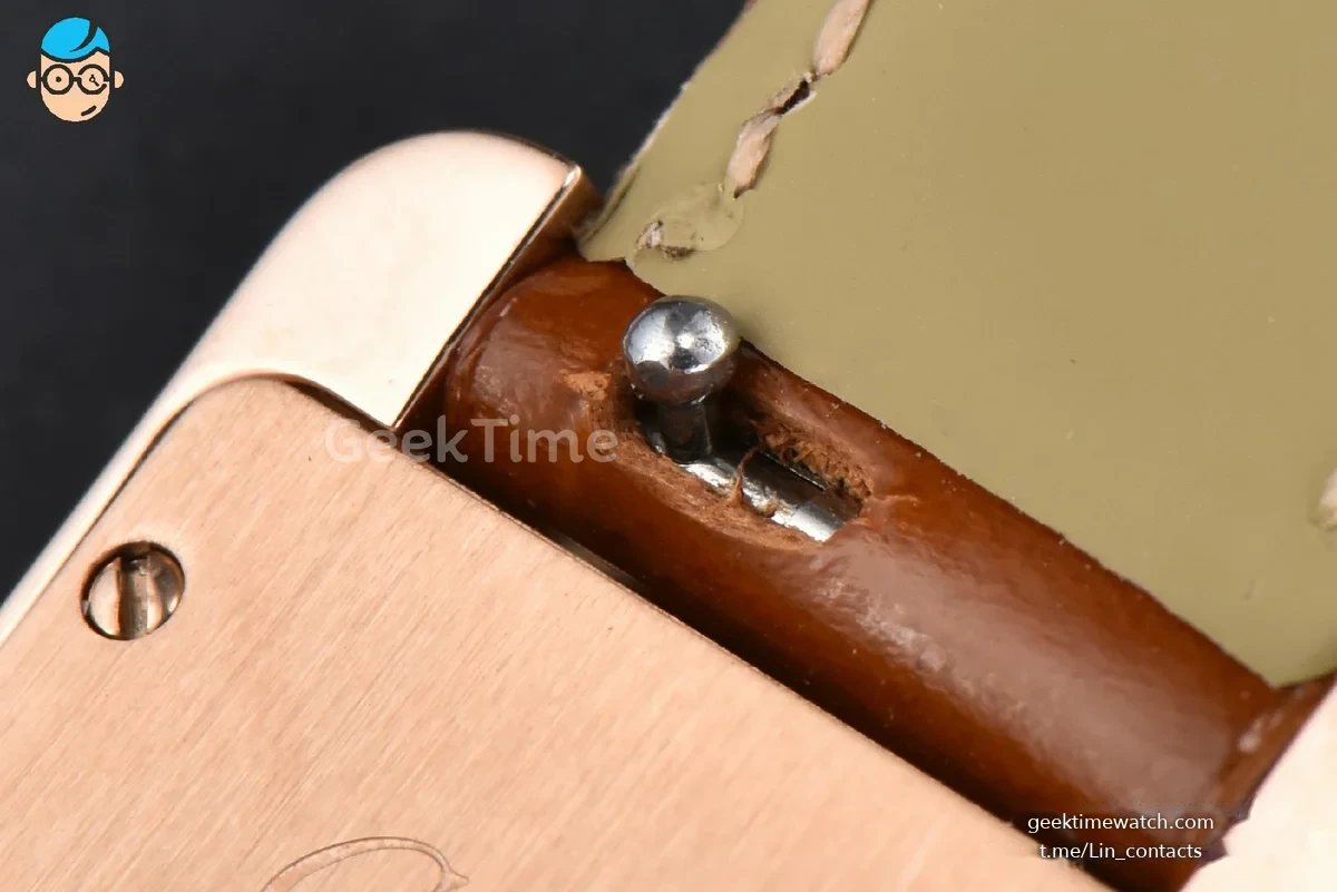 Tank Américaine Small 35.8mmx19mm RG 8848F Brown Leather Strap Quartz