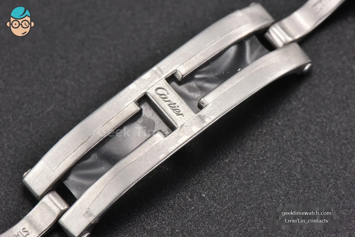 Tank Must Large 33.7mmx25.5mm K11F Diamond White Dial SS Bracelet Ronda Quartz