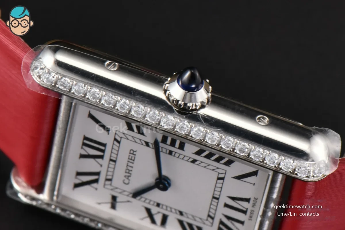 Tank Must Large 33.7×25.5mm Diamond K11F White Dial Red Smooth Calf Strap Quartz
