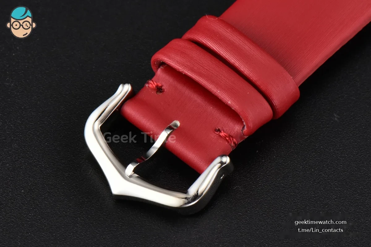 Tank Must Large 33.7×25.5mm Diamond K11F White Dial Red Smooth Calf Strap Quartz