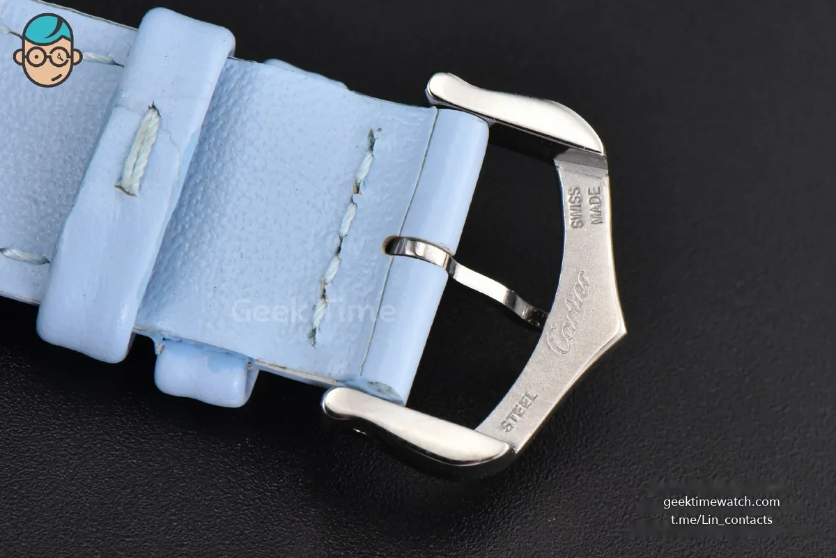 Tank Must Large 33.7×25.5mm K11F White Dial Blue Smooth Calf Strap Quartz