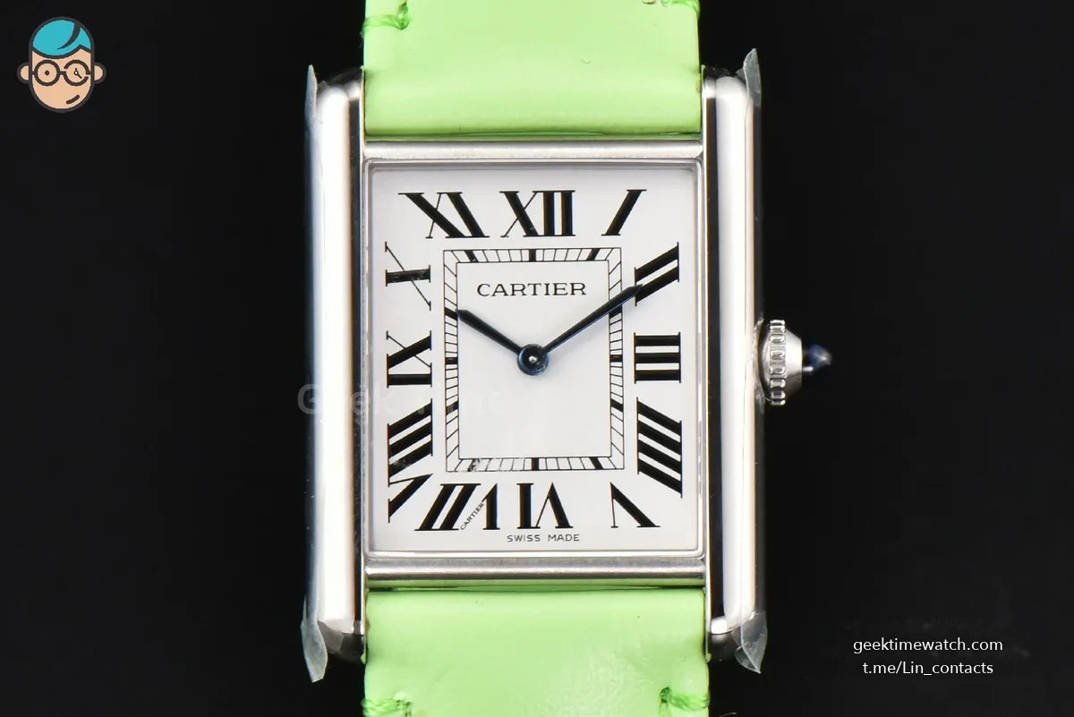 Tank Must Large 33.7×25.5mm K11F White Dial Green Smooth Calf Strap Quartz