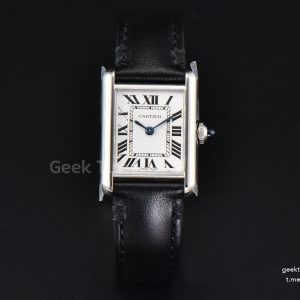 Tank Must Small 29.5×22 mm K11F White Dial Black Smooth Strap Quartz