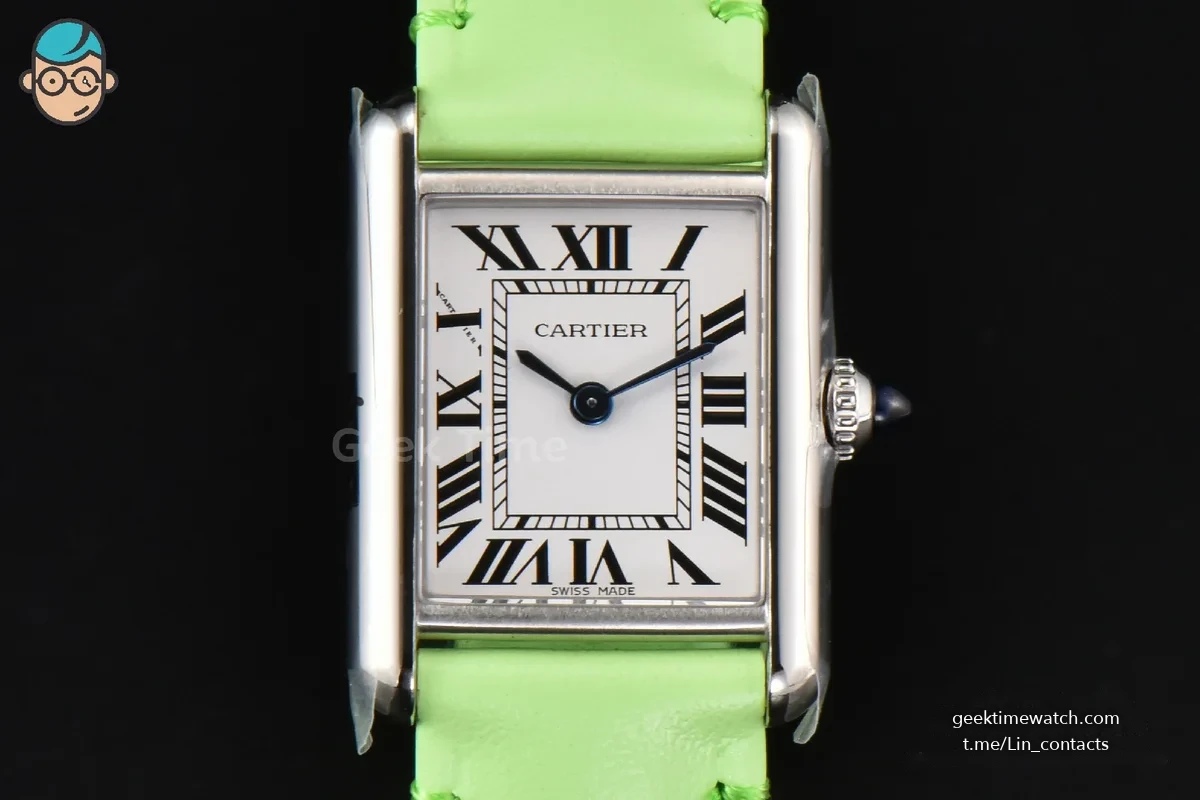 Tank Must Small 29.5×22mm K11F White Dial Green Smooth Calf Strap Quartz