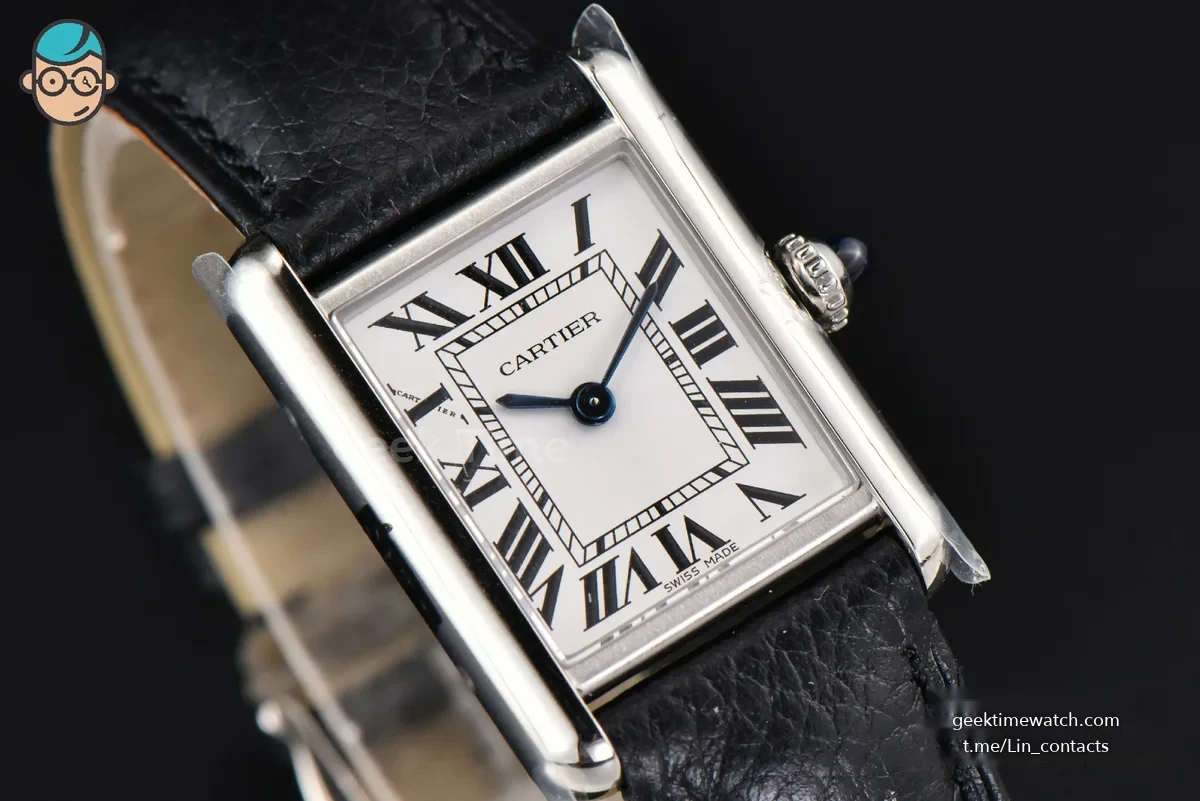 Tank Must Small 29.5×22mm K11F White Dial Litchi Grained Strap Quartz