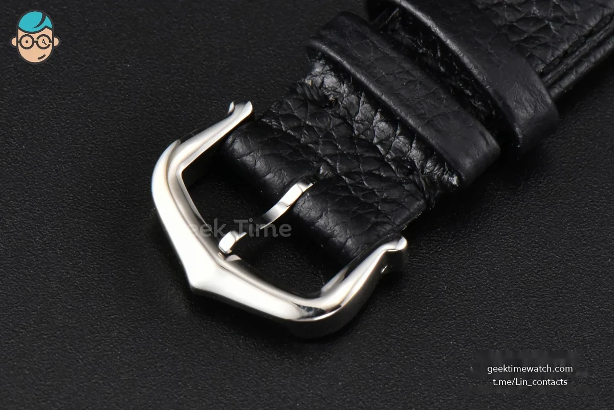 Tank Must Small 29.5×22mm K11F White Dial Litchi Grained Strap Quartz