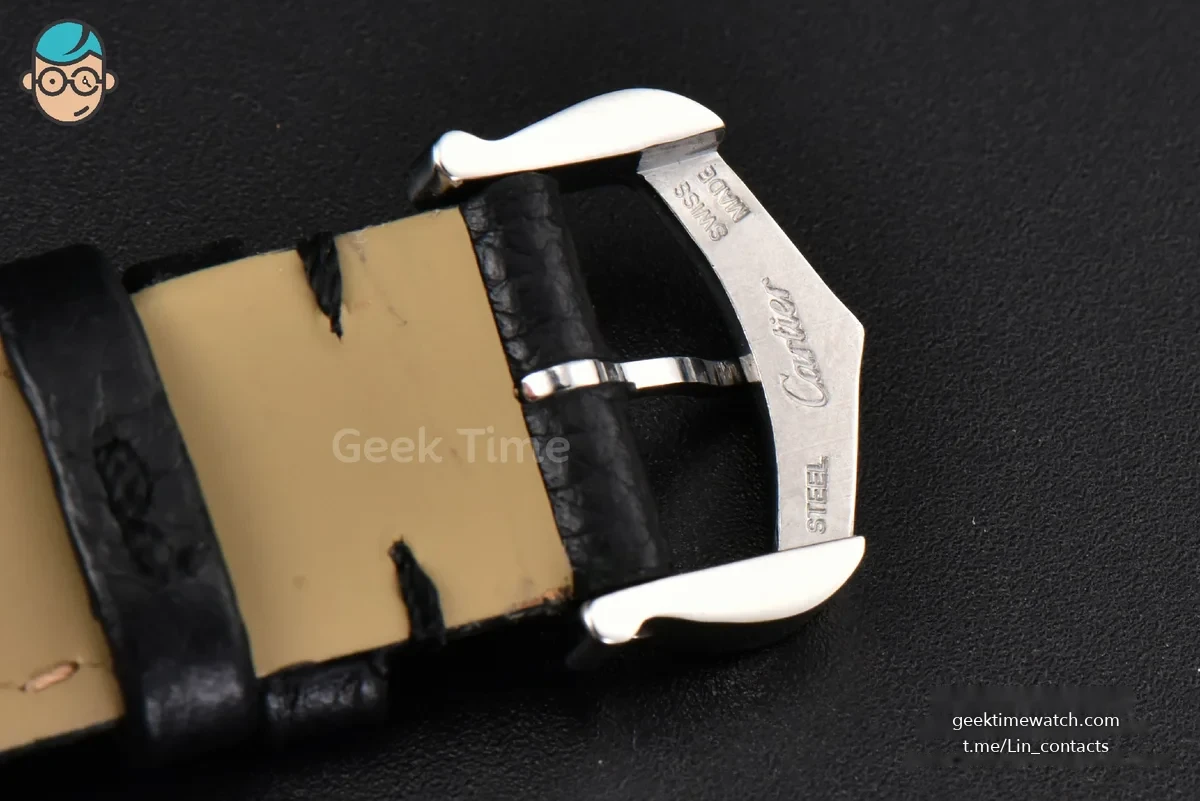 Tank Must Small 29.5×22mm K11F White Dial Litchi Grained Strap Quartz